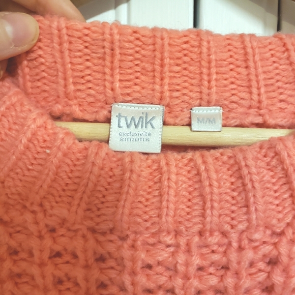 Chunky knit bright barbie pink sweater - Picture 2 of 3